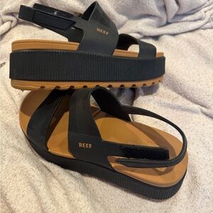 Reef Women's Black and Tan Water Vista Higher Sandals